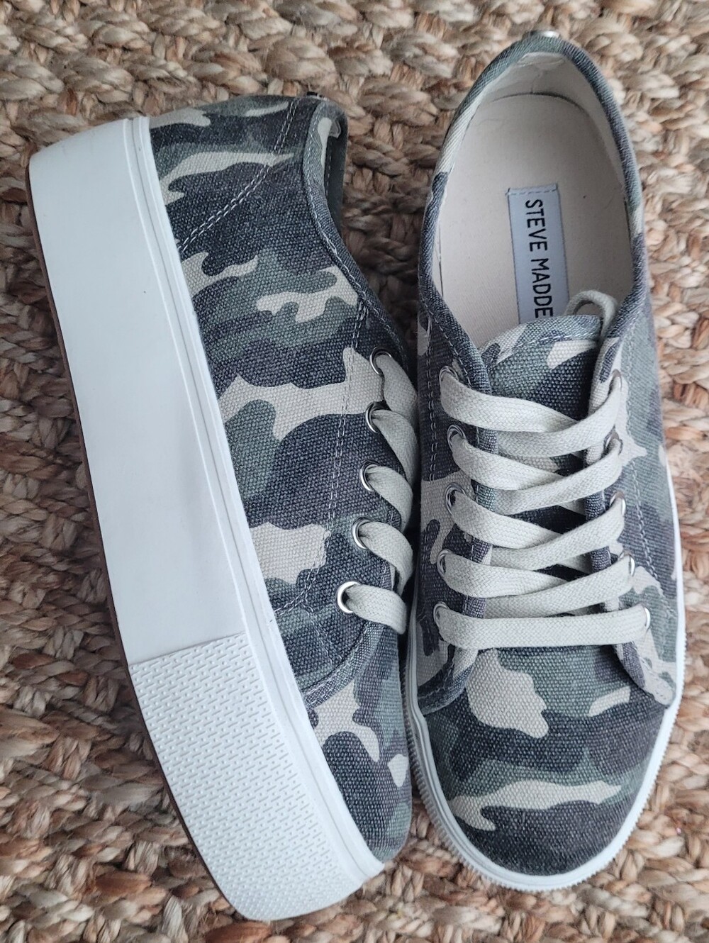 Steve Madden Elore Camo Canvas Platform Sneakers Grey Green Camouflage 7.5M